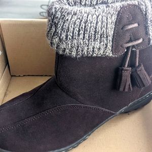 Female waterproof winter boot with temperature rating down to -20F.